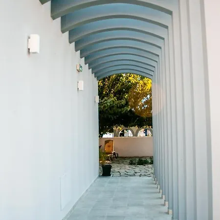 Sea & Sun Ξενοδοχείο με διαμερίσματα Χαράκι