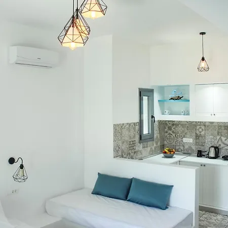 Sea & Sun Apart-hotel Haraki