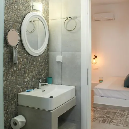 Sea & Sun Apart-hotel Haraki