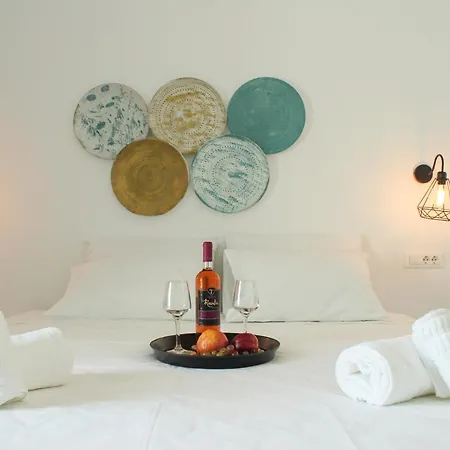 Sea & Sun Apart-hotel Haraki