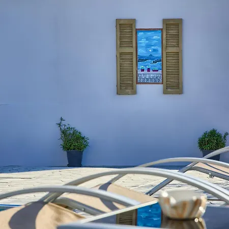 Sea & Sun Apart-hotel Haraki